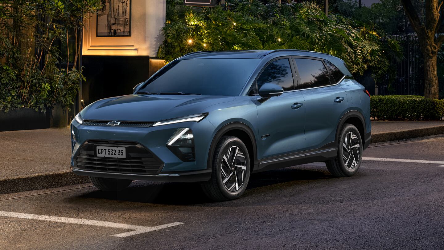 La Chevrolet Captiva PHEV 2026 es un SUV híbrido enchufable que se destaca por combinar un motor naftero 1.5L turbo con uno eléctrico para ofrecer 204 CV, una autonomía eléctrica cercana a los 95 km y una autonomía total superior a 1.000 km. Foto: GM.