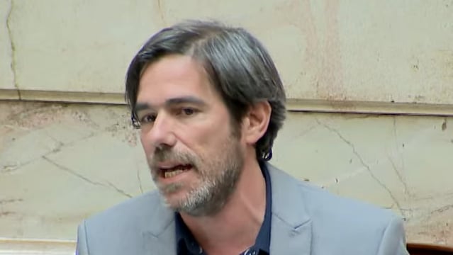El legislador del Frente de Izquierda cargó contra el Gobierno