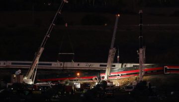Choque de trenes en España: recuperaron las cajas negras y estiman que uno circulaba a más de 160 kilómetros por hora