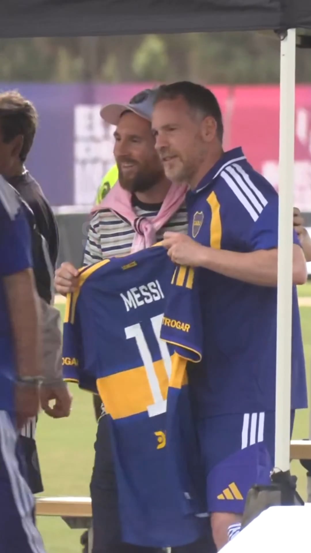 El regalo que recibió Messi por parte de Boca. (Foto: Captura ESPN)
