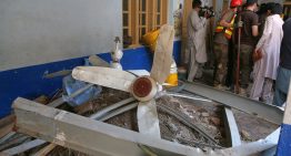 Se derrumbó el techo de una escuela en Pakistán: murieron al menos 27 niños y un profesor