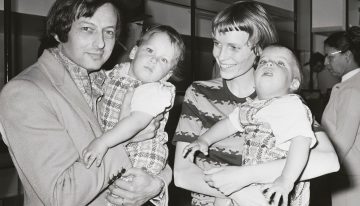 “Desearía no haberlo conocido nunca”. Se casó con Frank Sinatra, tuvo cuatro hijos, adoptó a otros diez y sufrió la traición más devastadora