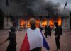 Macron habla por TV tras los saqueos y disturbios en Francia: casi 2000 detenidos