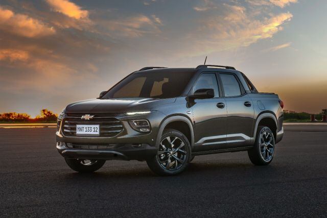 La nueva Chevrolet Montana (2026) es una pick up compacta de tracción delantera con un motor 1.2L Turbo naftero de 3 cilindros en línea (12 válvulas) que entrega 132 CV. Foto: GM.