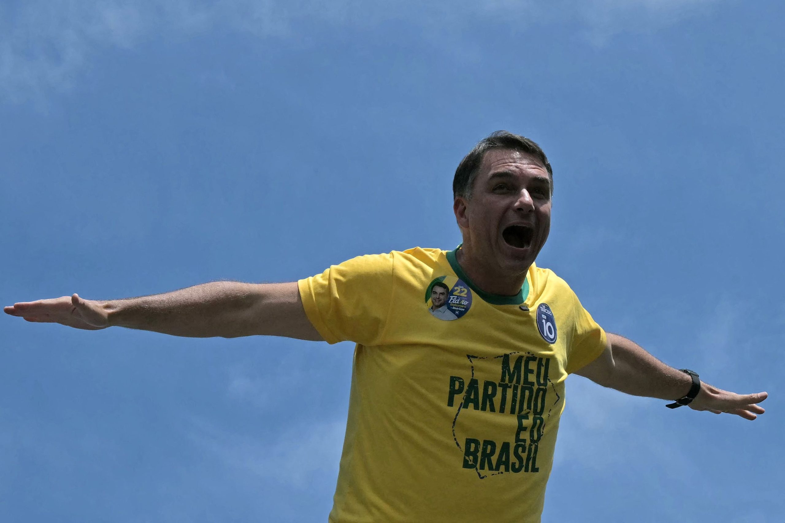 Flavio Bolsonaro durante el acto de cierre de campaña en San Pablo