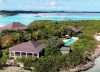 Johnny Depp compró una isla de 18 hectáreas en las Bahamas y la transformó en una reserva privada con energía solar