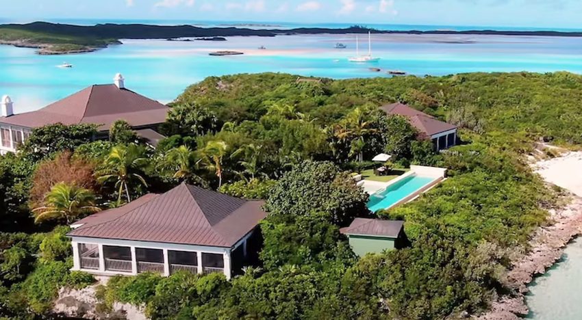 Johnny Depp compró una isla de 18 hectáreas en las Bahamas y la transformó en una reserva privada con energía solar