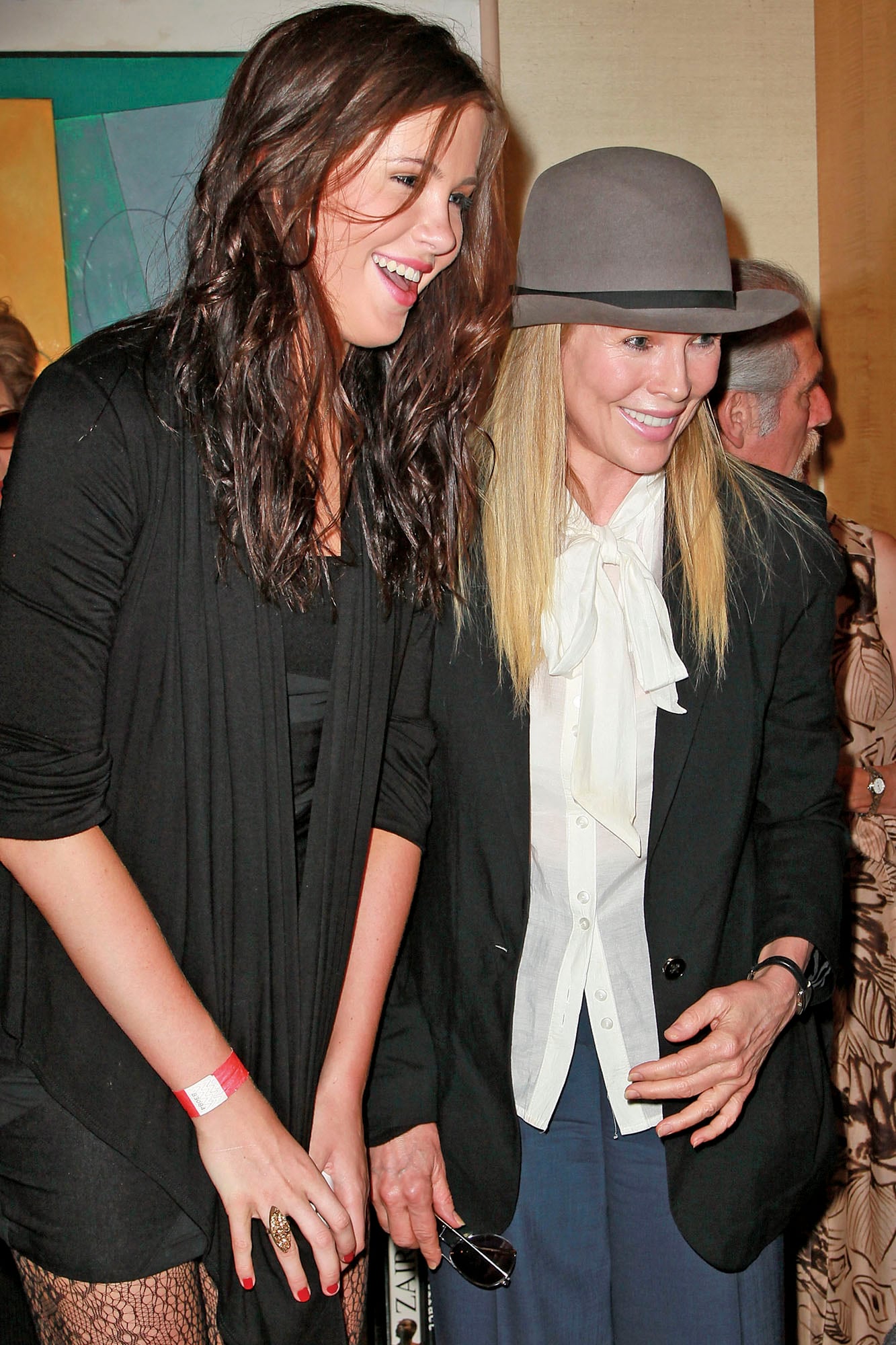 Cómplices, madre e hija en 2010