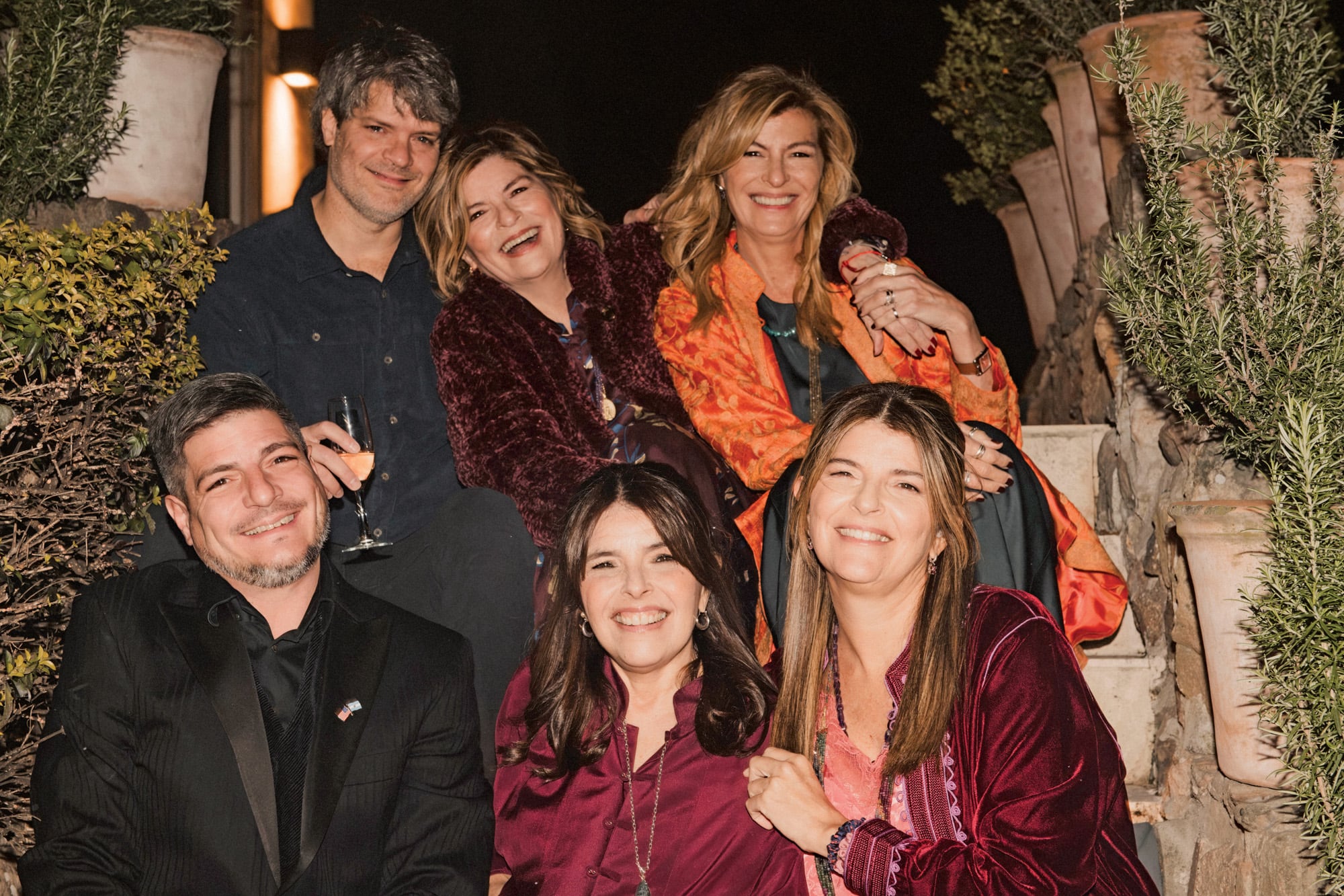 De izquierda a derecha, parados: Edo, Teresa, y Soledad Costantini. Sentados: Tomás, Marité y Mariana Costantini