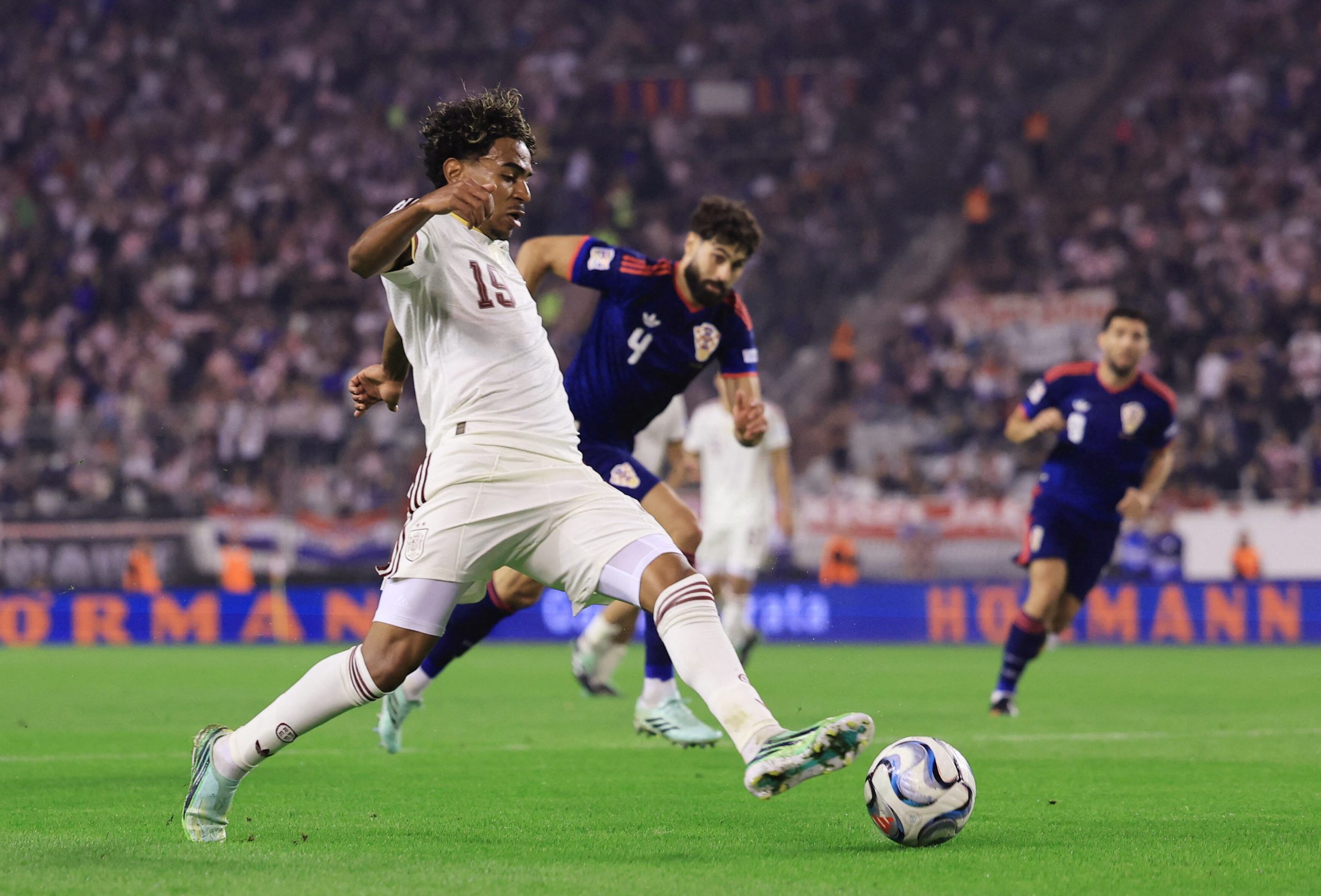 Croacia vs España por la fase de grupos de la UEFA Nations League del 2026.