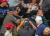 Otro acto con incidentes: una mujer interrumpió a Trump, la golpearon y el presidente se burló de ella