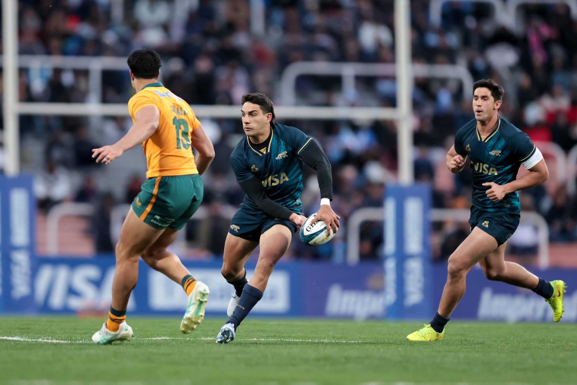 El año pasado el cordobés mejoró mucho como apertura, tras varias temporadas de no afianzarse en el papel de conductor de los Pumas; ahora es una opción de alto nivel como 10, además de como fullback.