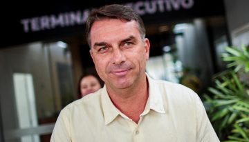 Brasil empieza una nueva campaña electoral: Flávio Bolsonaro aprovechará su ventaja y Lula buscará a los que no fueron a votar