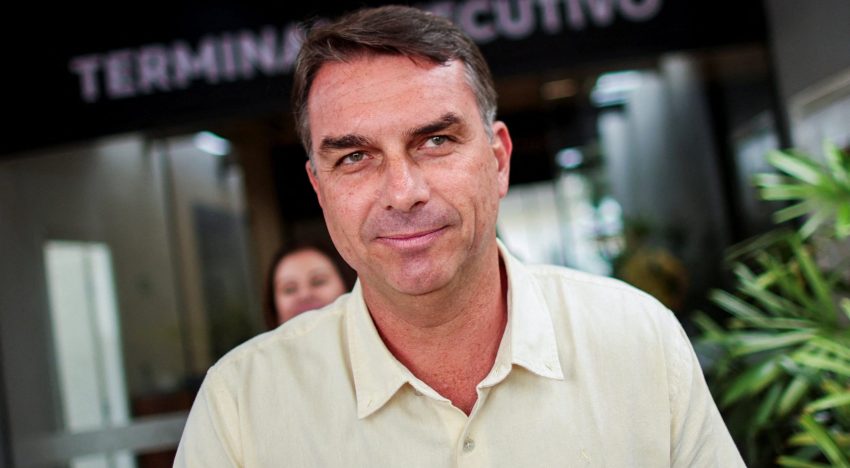 Brasil empieza una nueva campaña electoral: Flávio Bolsonaro aprovechará su ventaja y Lula buscará a los que no fueron a votar