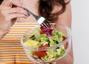 Robynne Chutkan, gastroenteróloga: “Recomiendo comer 30 plantas por semana y cuentan las frutas, verduras, frutos secos, semillas, hierbas, frijoles y cereales integrales”
