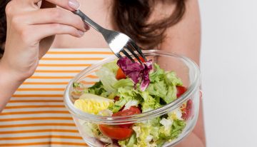 Robynne Chutkan, gastroenteróloga: “Recomiendo comer 30 plantas por semana y cuentan las frutas, verduras, frutos secos, semillas, hierbas, frijoles y cereales integrales”