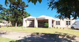 Una nena de 8 años murió durante una clase de patín: se le cayó un arco en la cabeza