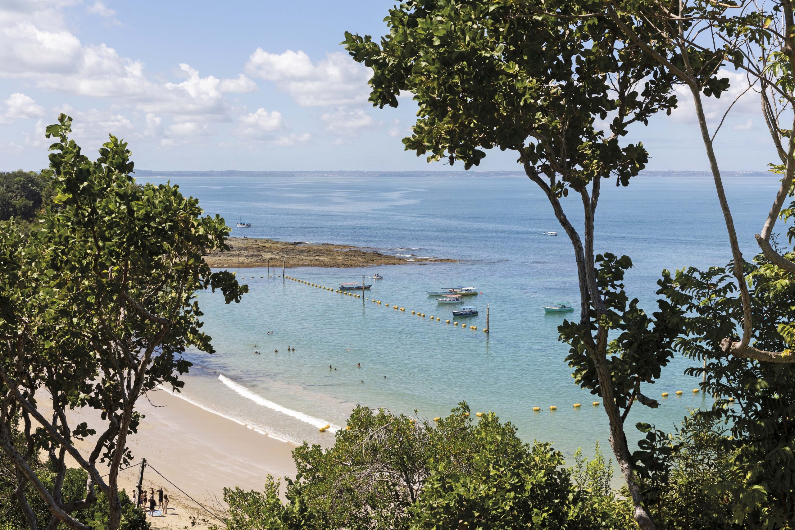 Playa Nossa Senhora de Guadalupe, en IIha dos Frades, el barrio-isla de Salvador.
