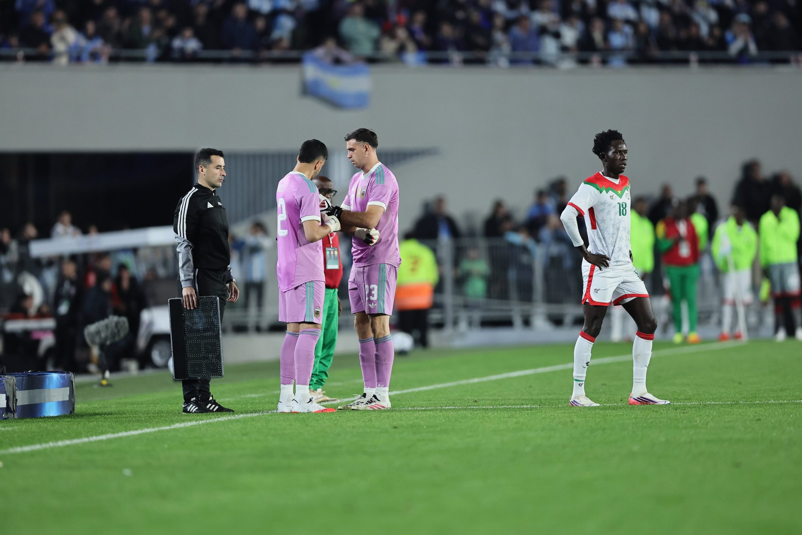 Dibu reemplazado por Rulli