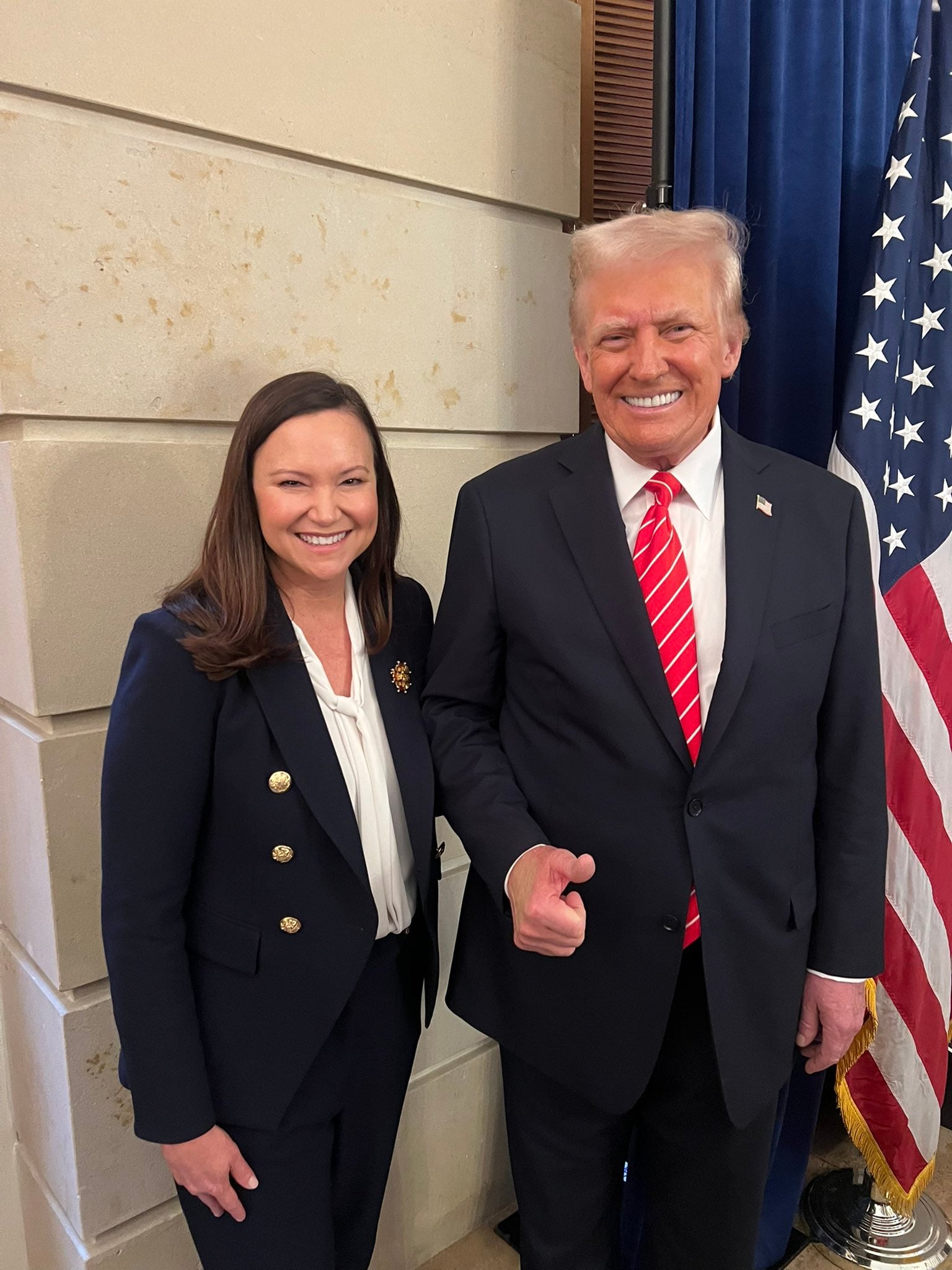 Según el último sondeo realizado por St. Pete Polls, Ashley Moody lideraba la intención del voto por el escaño de Marco Rubio en el Senado con un 49% frente al 45% de Angie Nixon