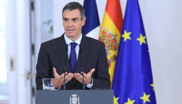 Reacciones a los decretos de vivienda y las acampadas en directo | Sánchez anuncia una declaración institucional a las 9.00 en La Moncloa