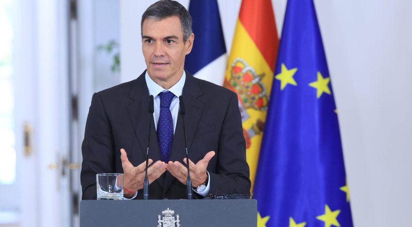 Reacciones a los decretos de vivienda y las acampadas en directo | Sánchez anuncia una declaración institucional a las 9.00 en La Moncloa