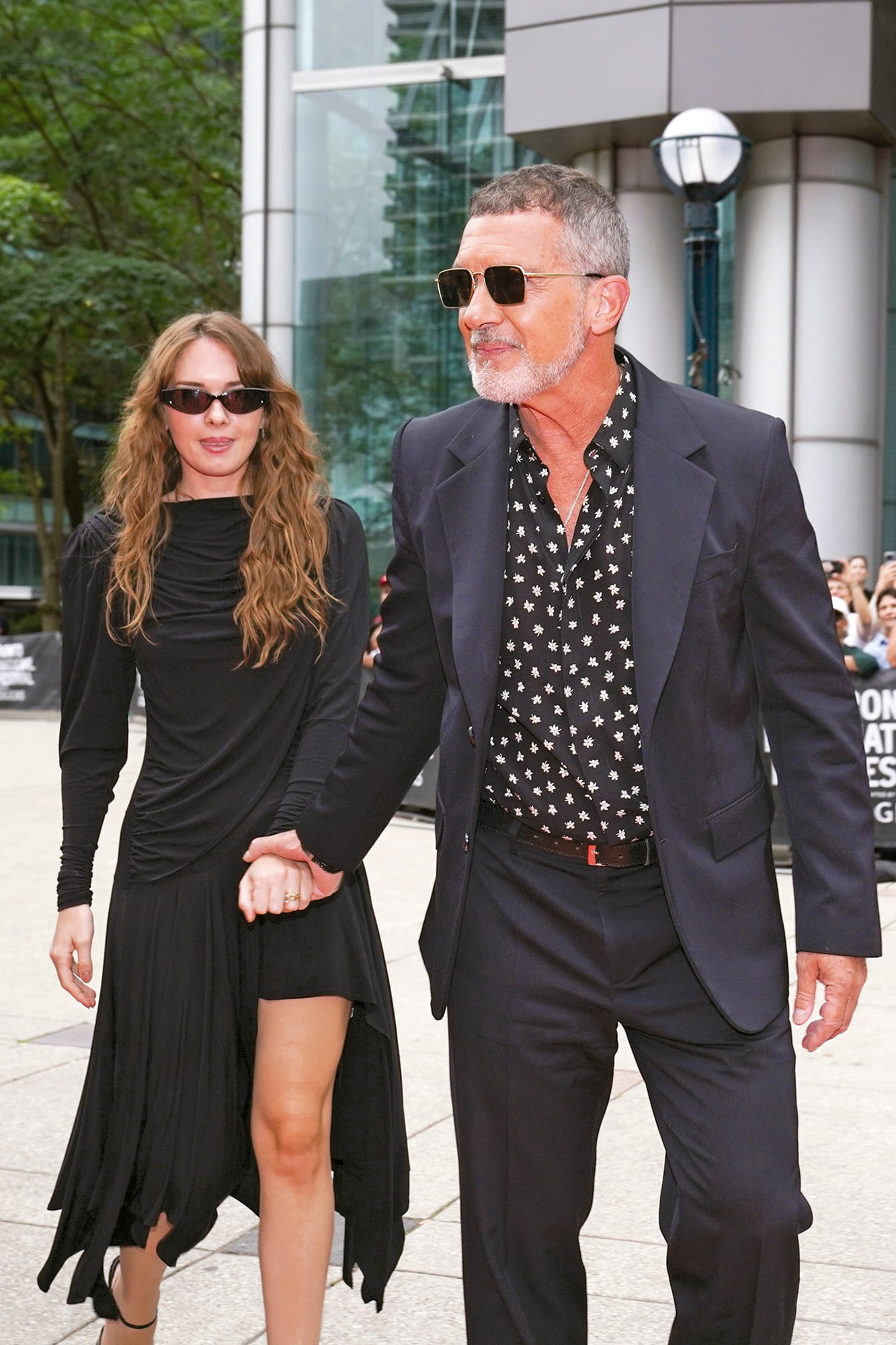 Antonio y Stella del Carmen Banderas con looks a juego en Toronto