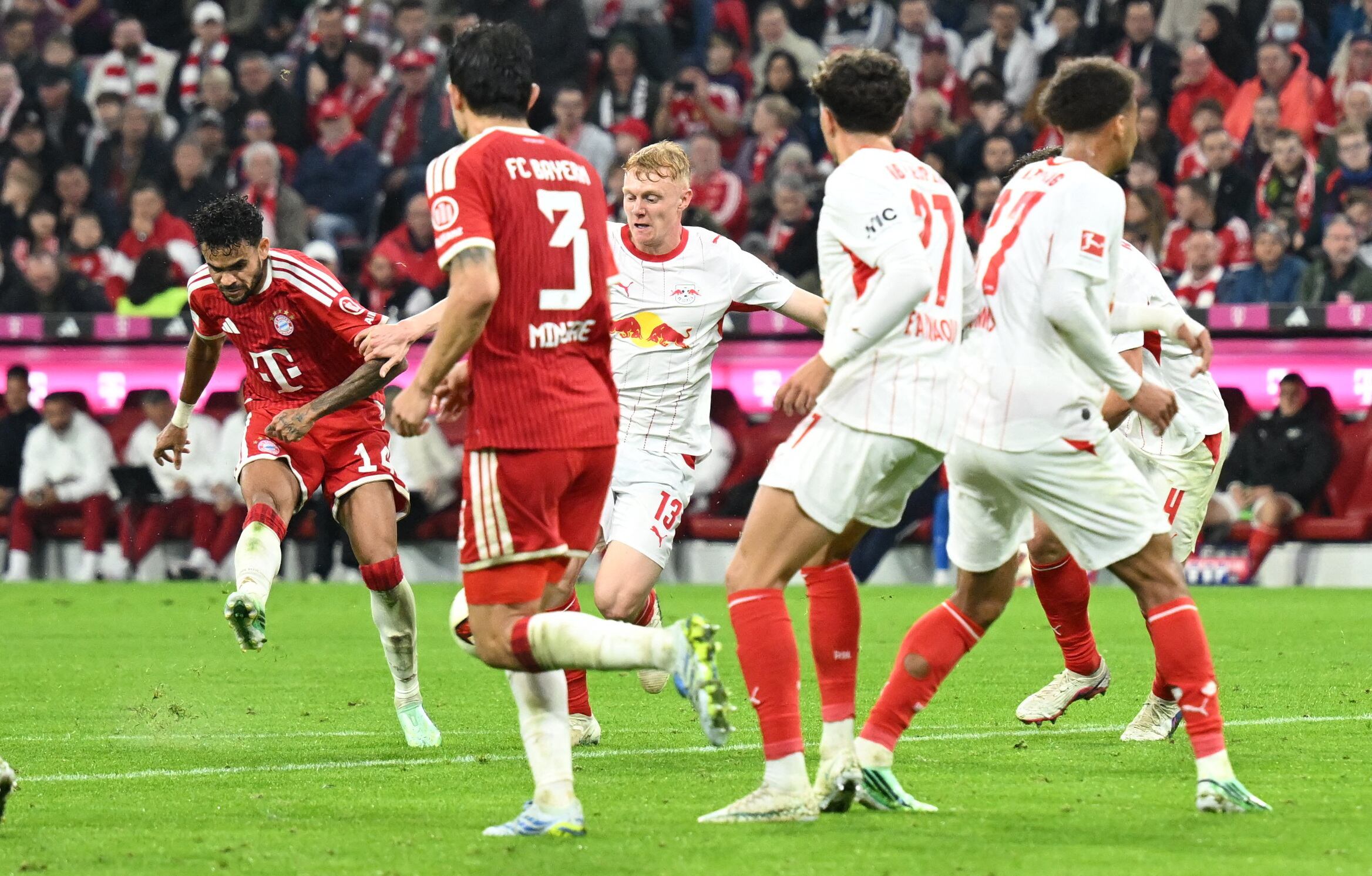 Bayern Munich vs RB Leipzig por la fecha 6 de la Bundesliga de Alemania del 2026.
