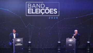 Elecciones en Brasil: con acusaciones y chicanas, Lula y Flávio Bolsonaro debaten por primera vez a una semana del balotaje