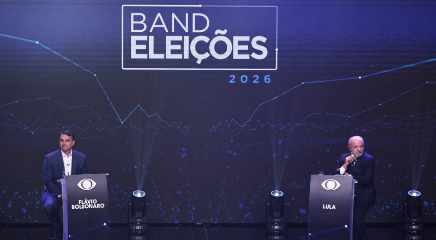 Elecciones en Brasil: con acusaciones y chicanas, Lula y Flávio Bolsonaro debaten por primera vez a una semana del balotaje