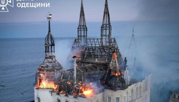 Arde el 'castillo de Harry Potter' de Odesa tras ser alcanzado por un ataque ruso