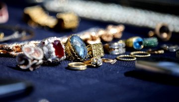 Funcionario vendía ilegalmente joyas empeñadas en «La Tía Rica»