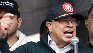 Petro ordena «ofensiva total» contra disidencias de las FARC