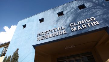Madre de niña que murió tras caer del Hospital de Chillán fue imputada por violación