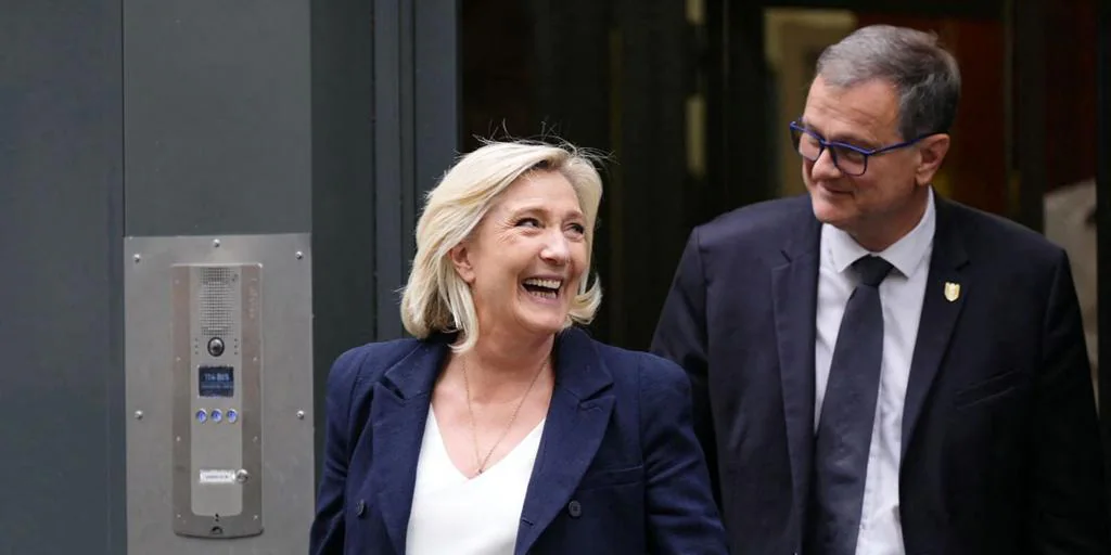 Más de 200 candidatos retiran su candidatura de las legislativas francesas para impedir la mayoría absoluta del partido de Le Pen