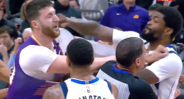 [VIDEO] Jugadores terminaron a los golpes en el duelo de los Suns y Mavericks