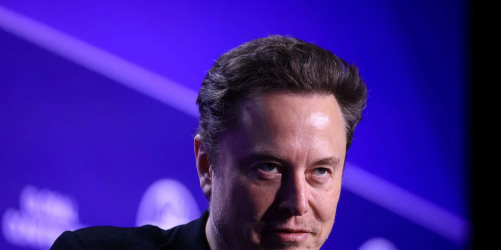 El escándalo de abusos a menores en Reino Unido que salpica a Starmer y que Musk ha resucitado