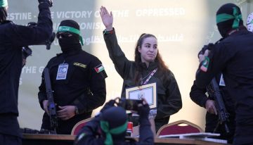 Hamás entrega a la Cruz Roja a la rehén israelí Agam Berger