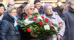 El presidente polaco desde Auschwitz: «Nosotros, los polacos, somos los guardianes de la memoria»