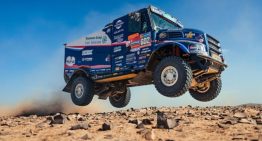 Mitchel van den Brink ganó la sexta etapa de camiones en el Dakar