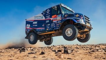 Mitchel van den Brink ganó la sexta etapa de camiones en el Dakar