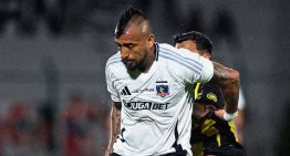 [VIDEO] Arturo Vidal marcó el empate de Colo Colo ante Peñarol con una volea