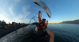 [VIDEO] El espectacular vuelo del parapentista Víctor Carrera antes del Ironman de Pucón