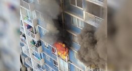 Incendio afectó a sexto piso de un edificio de Santiago Centro