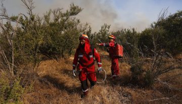 Cancelan alertas rojas para Melipilla y Lampa por incendios forestales