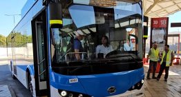 En Colina ya operan los buses eléctricos donados por China