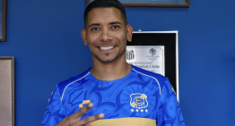 Cristian Palacios fue oficializado como nuevo jugador de Everton