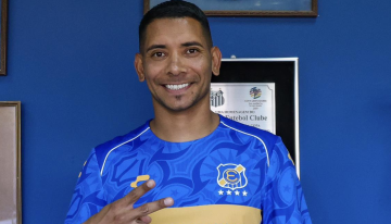 Cristian Palacios fue oficializado como nuevo jugador de Everton