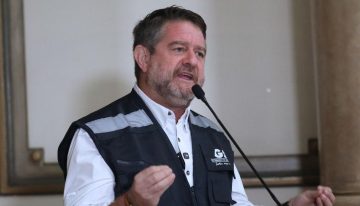 «A uno se le agota la paciencia»: Orrego critica demora en implementar armas taser