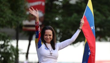 María Corina Machado reaparece en una protesta en Caracas tras 133 días de clandestinidad